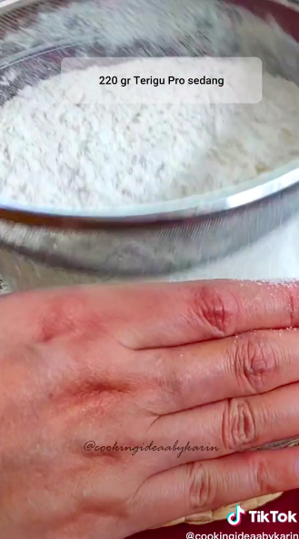 5 Cara bikin kue cucur gula merah bersarang dan antigagal