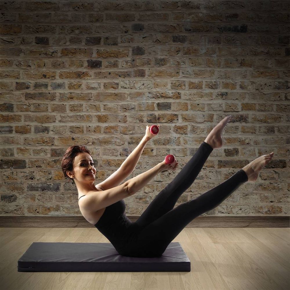 seleb jadi instruktur senam © instagram