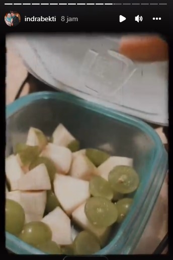 10 Camilan dikonsumsi Indra Bekti saat diet, dukung perut rata