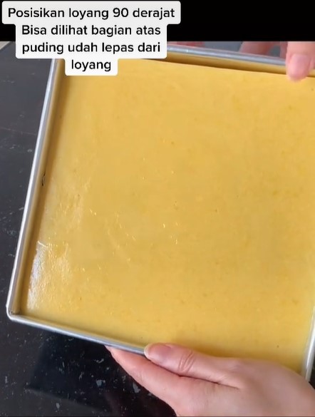 Tak banyak yang tahu, ini trik cepat mengeluarkan puding dari cetakan