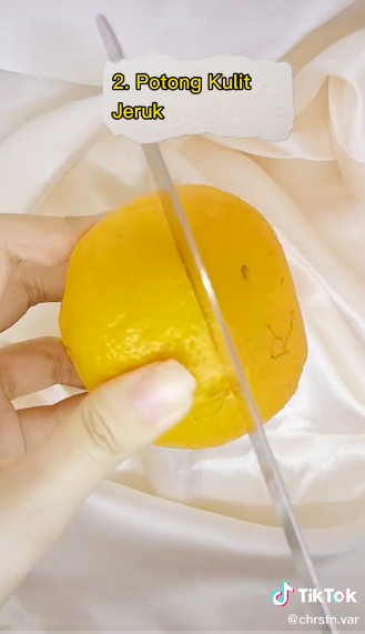 Jangan dibuang, ini 8 cara mengolah kulit jeruk jadi lilin aromaterapi
