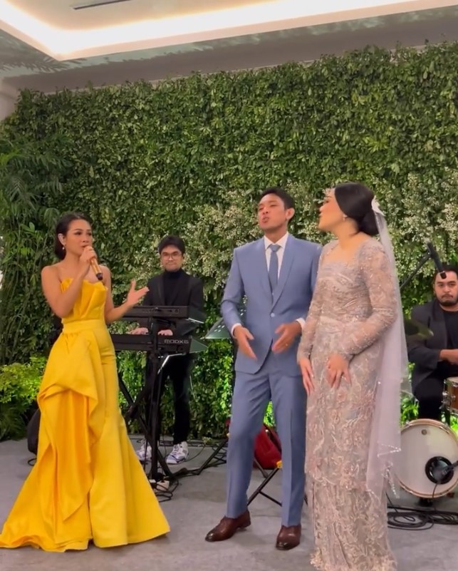 momen andien beri kejutan pernikahan fans © Instagram/@andienaisyah