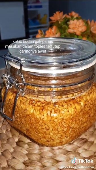 Trik bikin minyak bawang putih antipahit, wangi dan praktis