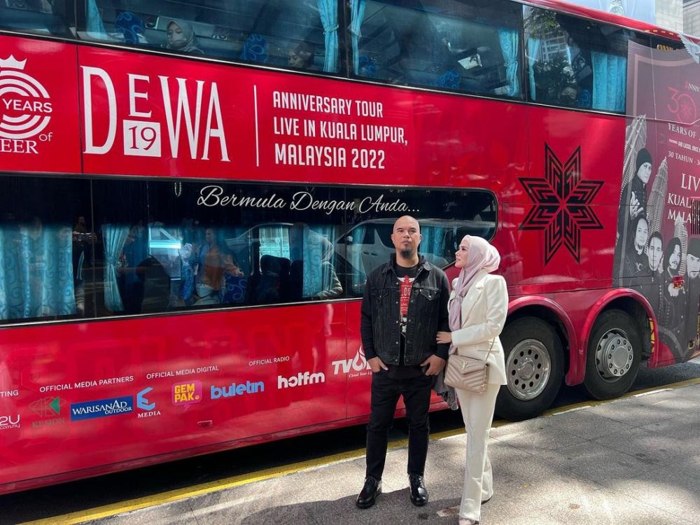 kisah seleb ganti nama anak © berbagai sumber kisah seleb ganti nama anak © berbagai sumber