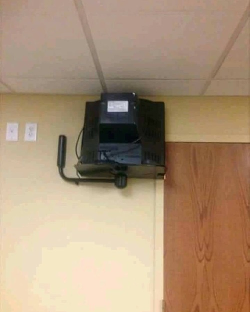 gara-gara salah servis nyeleneh © berbagai sumber gara-gara salah servis nyeleneh © berbagai sumber