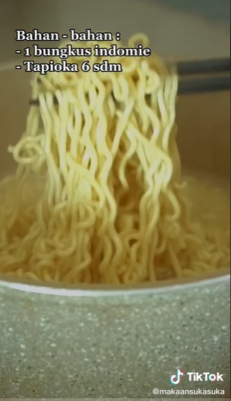 5 Cara bikin kerupuk dari mi instan, gurih dan bikin nagih