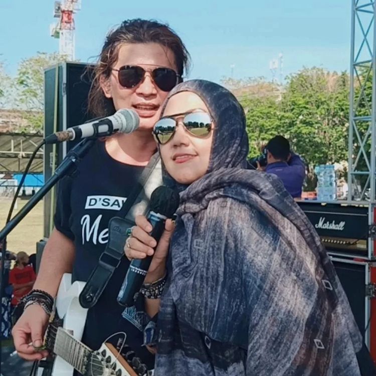 Mel Shandy Lady Rocker © berbagai sumber