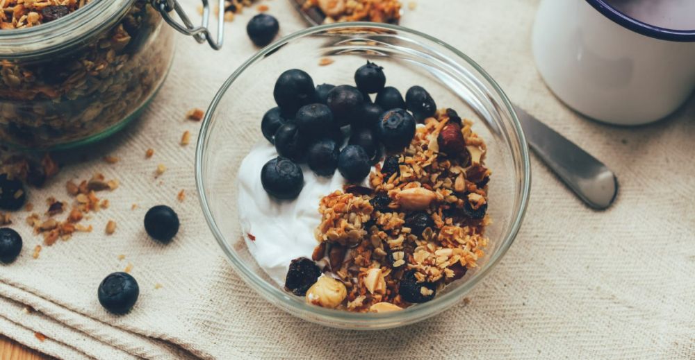 Tubuh bugar di usia 56 tahun, ini 10 menu sarapan sehat ala Titi DJ