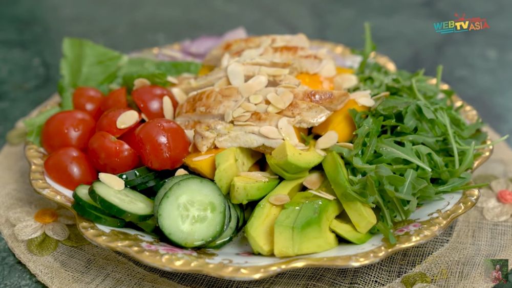 Tubuh bugar di usia 56 tahun, ini 10 menu sarapan sehat ala Titi DJ