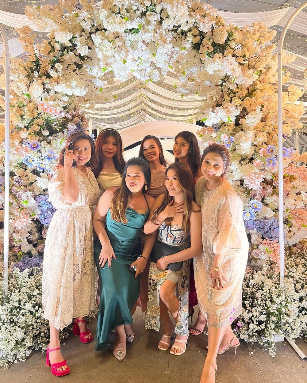 Gaya seleb di pernikahan Nadya MasterChef © Instagram Gaya seleb di pernikahan Nadya MasterChef © Instagram