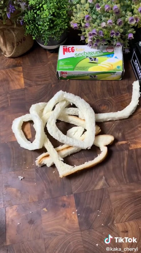 Trik simpel bikin tepung panir ala rumahan, cuma pakai roti tawar