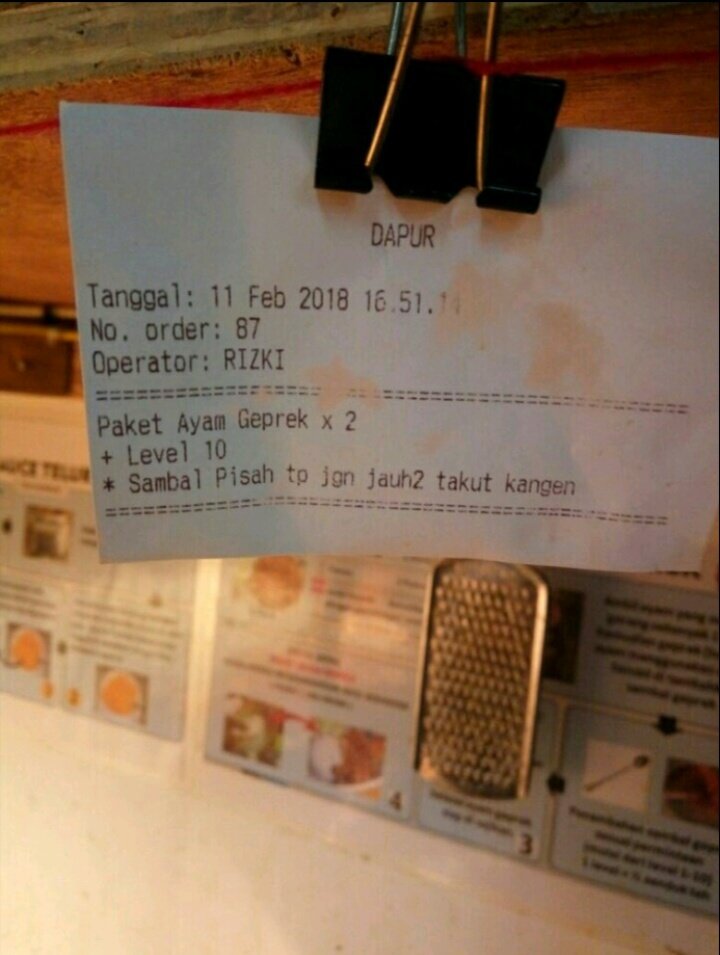 Potret nyeleneh struk makan di restoran Berbagai sumber Potret nyeleneh struk makan di restoran Berbagai sumber