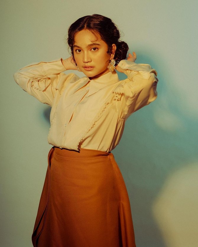 pemotretan seleb konsep retro © Instagram