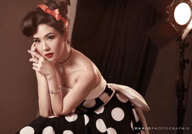 pemotretan seleb konsep retro © Instagram