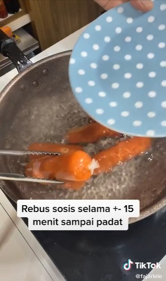 6 Cara bikin sosis ala rumahan tanpa daging, sederhana dan ekonomis