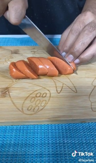 6 Cara bikin sosis ala rumahan tanpa daging, sederhana dan ekonomis