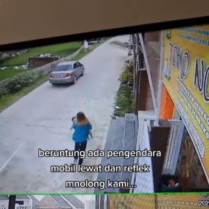 Aksi mobil tolong ibu dan anak TikTok
