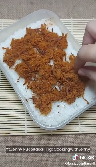 5 Cara mudah bikin lemper pakai rice cooker, enak dan gampang ditiru