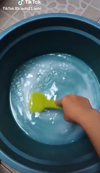 Cuma pakai satu bumbu dapur, ini trik memperbanyak sabun cuci piring