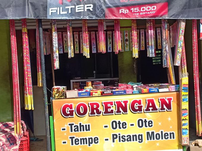 penjual salah bawa gerobak lucu © berbagai sumber penjual salah bawa gerobak lucu © berbagai sumber