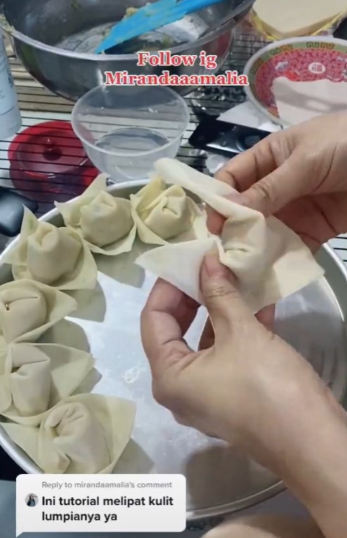 Cara melipat kulit pangsit, lebih lengket dan tak mudah lepas