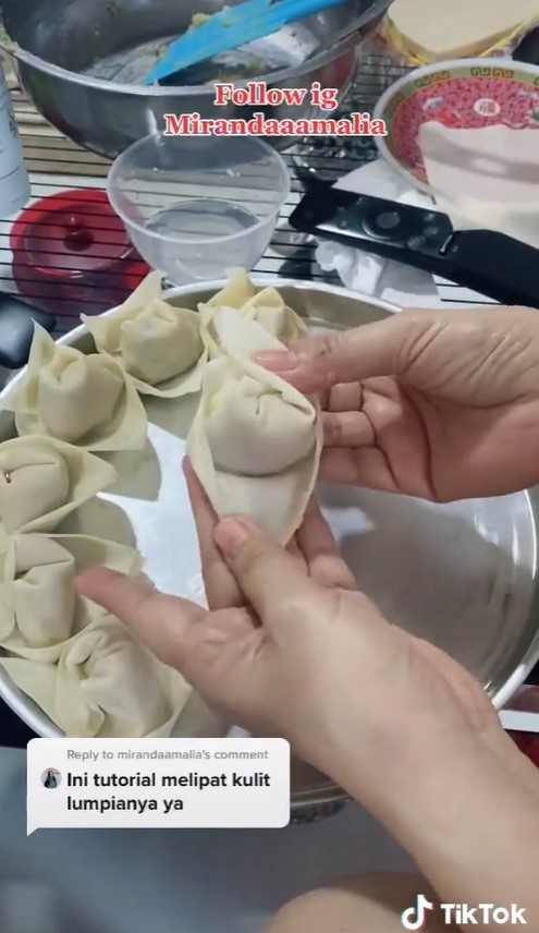 Cara melipat kulit pangsit, lebih lengket dan tak mudah lepas