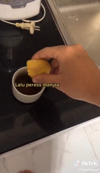 Cara mudah mengatasi bau tak sedap di kulkas, pakai ampas teh