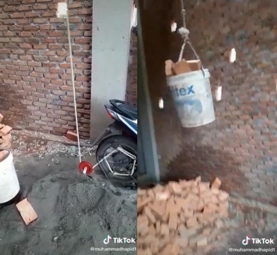 Gaya nyeleneh tukang bawa material © berbagai sumber