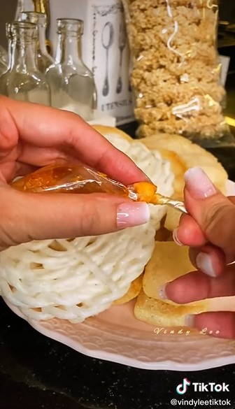 Tak banyak yang tahu, ini trik membuka plastik sambal tanpa gunting