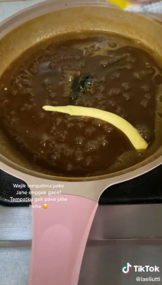 5 Trik bikin wajik gula merah agar pulen, legit dan antilengket