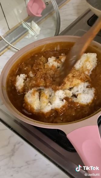 5 Trik bikin wajik gula merah agar pulen, legit dan antilengket