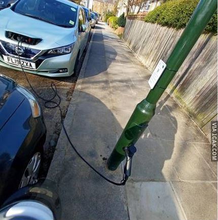 mobil diisi bahan bakar salah © berbagai sumber