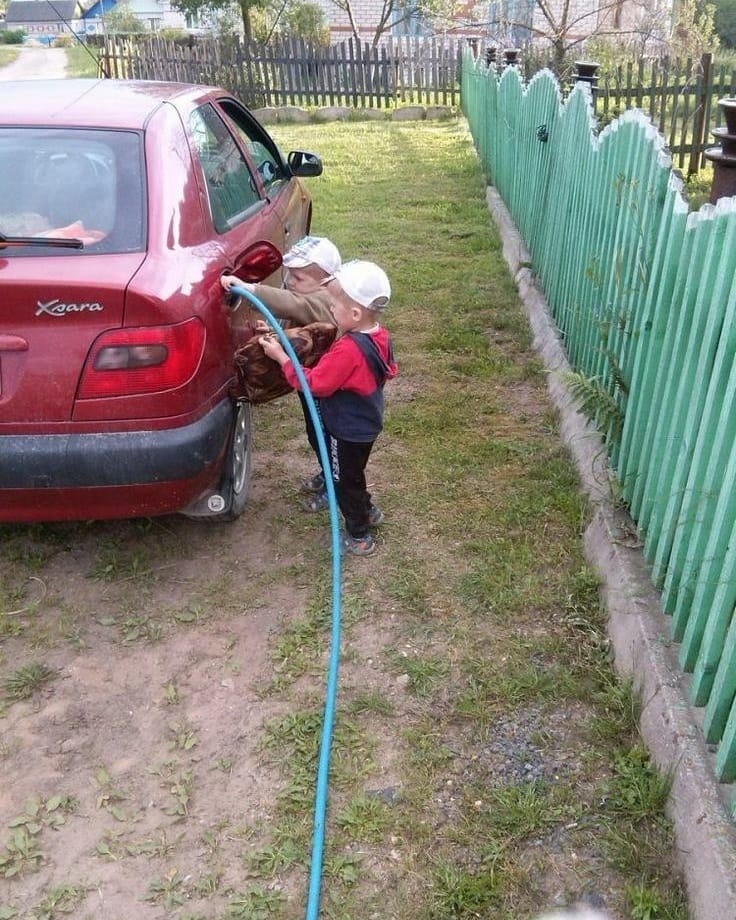 mobil diisi bahan bakar salah © berbagai sumber