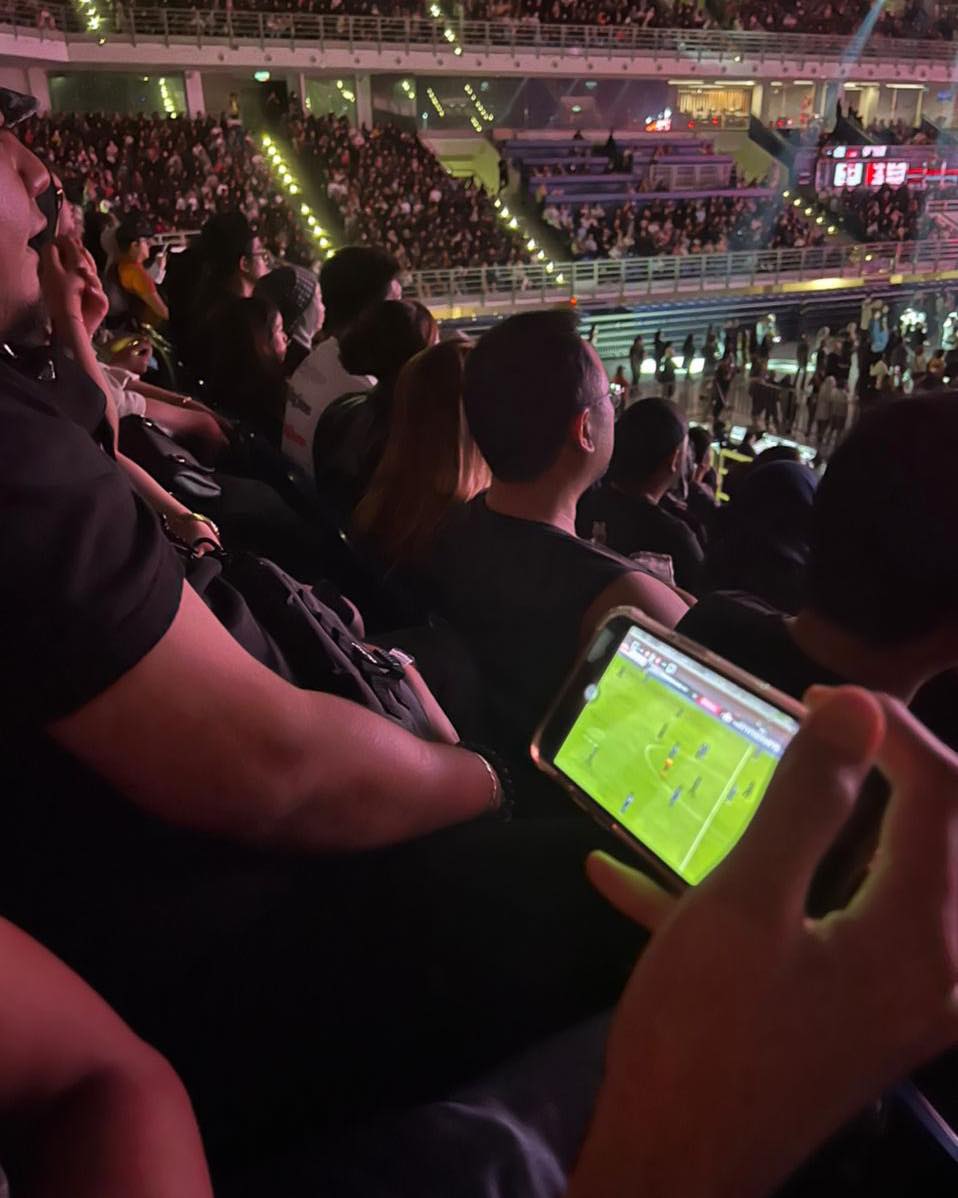 kelakuan unik nonton konser © berbagai sumber