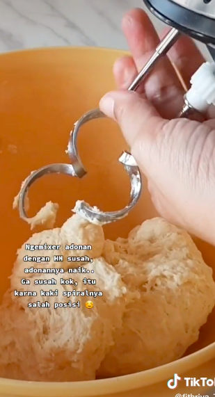 Tak banyak yang tahu, ini trik agar adonan tidak naik di hand mixer