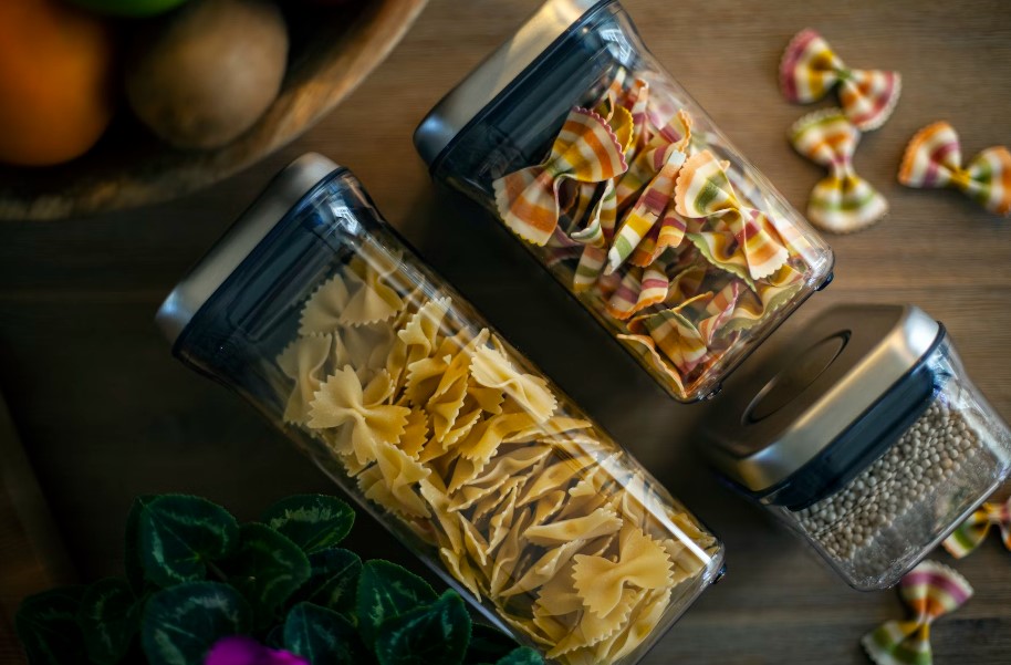 10 Makanan dihindari Happy Salma, rahasia kulit sehat di usia 42 tahun