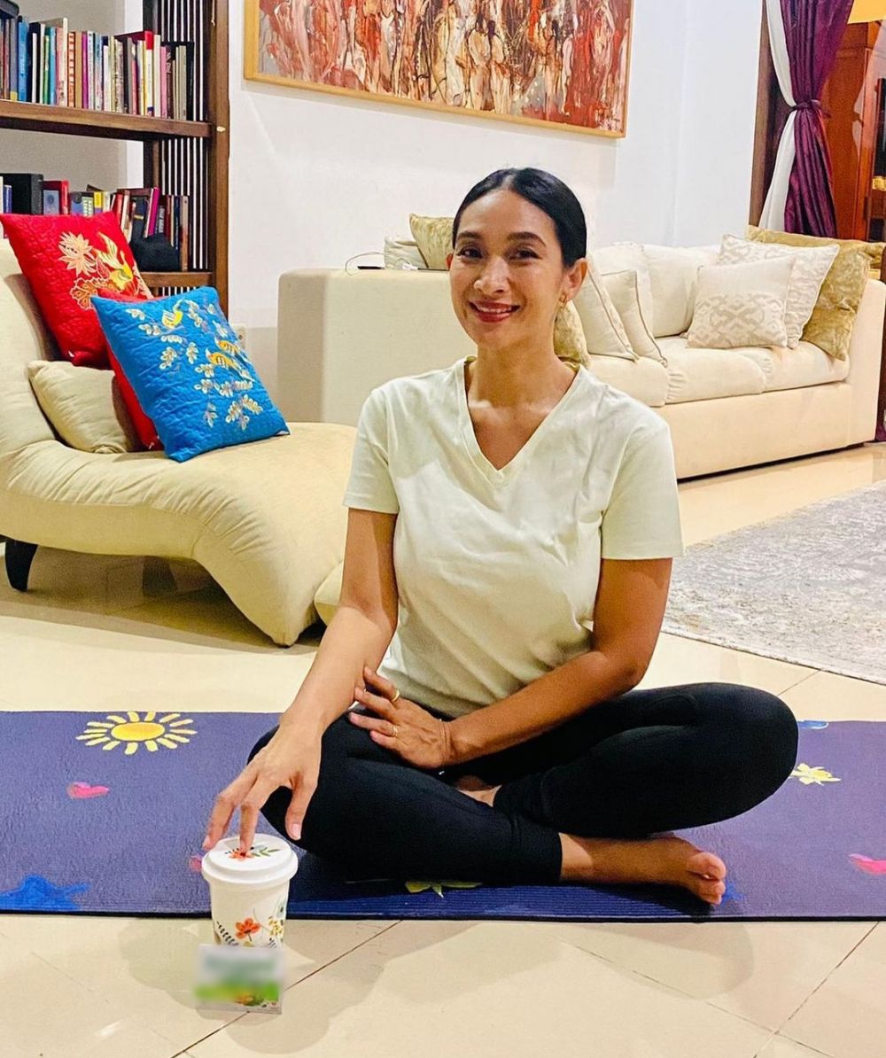 10 Makanan dihindari Happy Salma, rahasia kulit sehat di usia 42 tahun