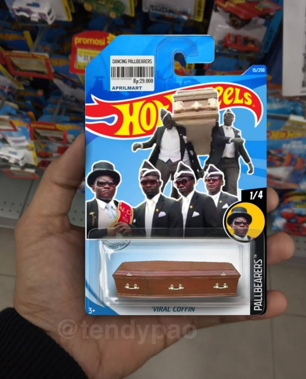 Potret nyeleneh kemasan mainan © berbagai sumber