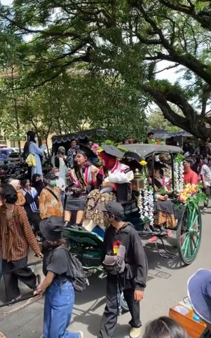 Kampus ini bikin perayaan wisuda unik TikTok