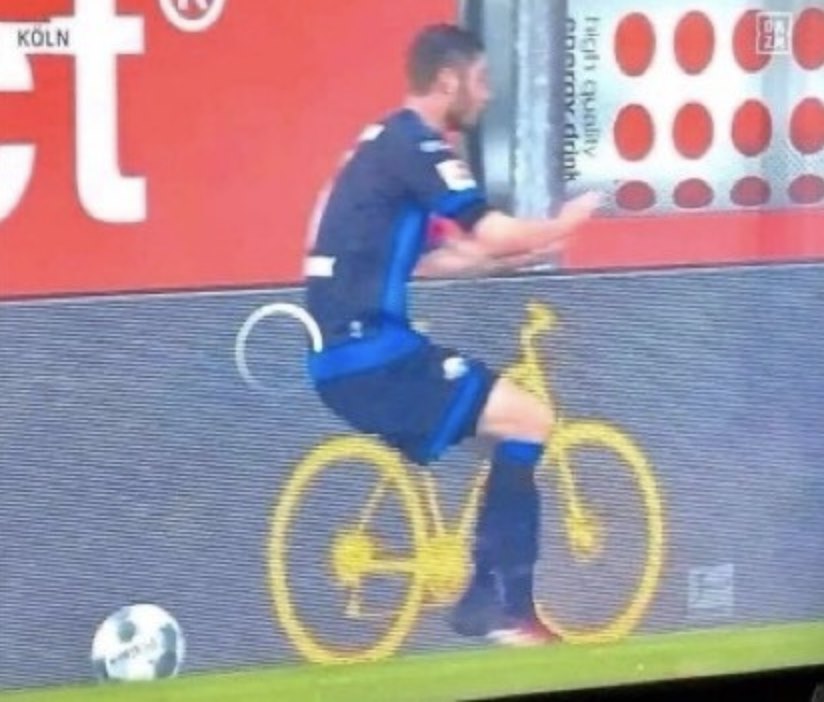 momen pas pertandingan bola © berbagai sumber