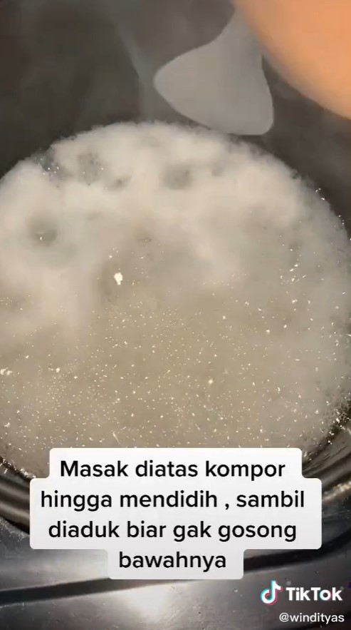 Trik memasak nasi di rice cooker dengan cepat, cuma butuh 15 menit