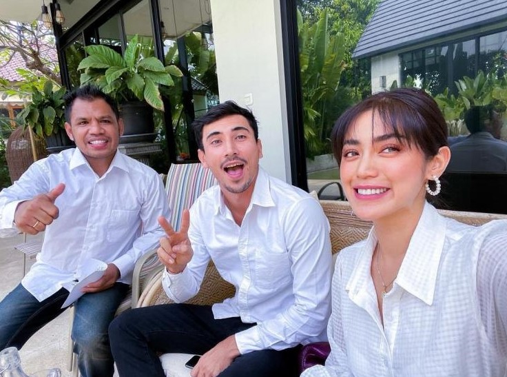 Momen 10 seleb jalani proses baptis Instagram
