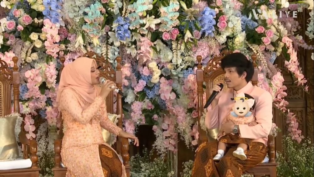 tedak siten Ameena © berbagai sumber