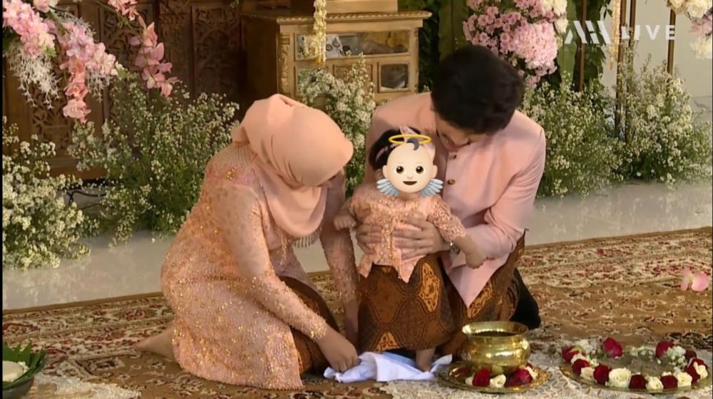 tedak siten Ameena © berbagai sumber