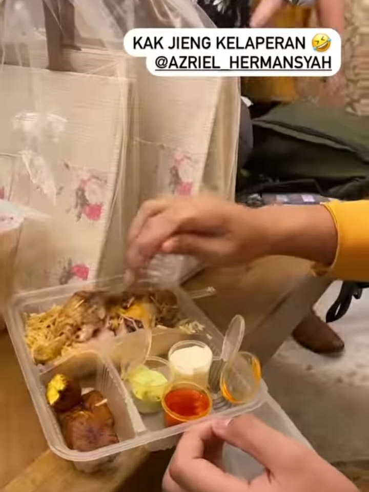 10 Hidangan tedak siten anak Aurel-Atta, didominasi masakan Nusantara