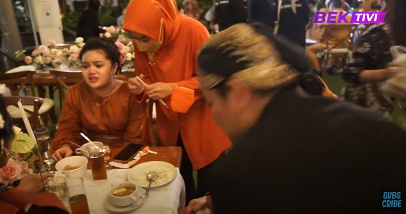 10 Hidangan tedak siten anak Aurel-Atta, didominasi masakan Nusantara