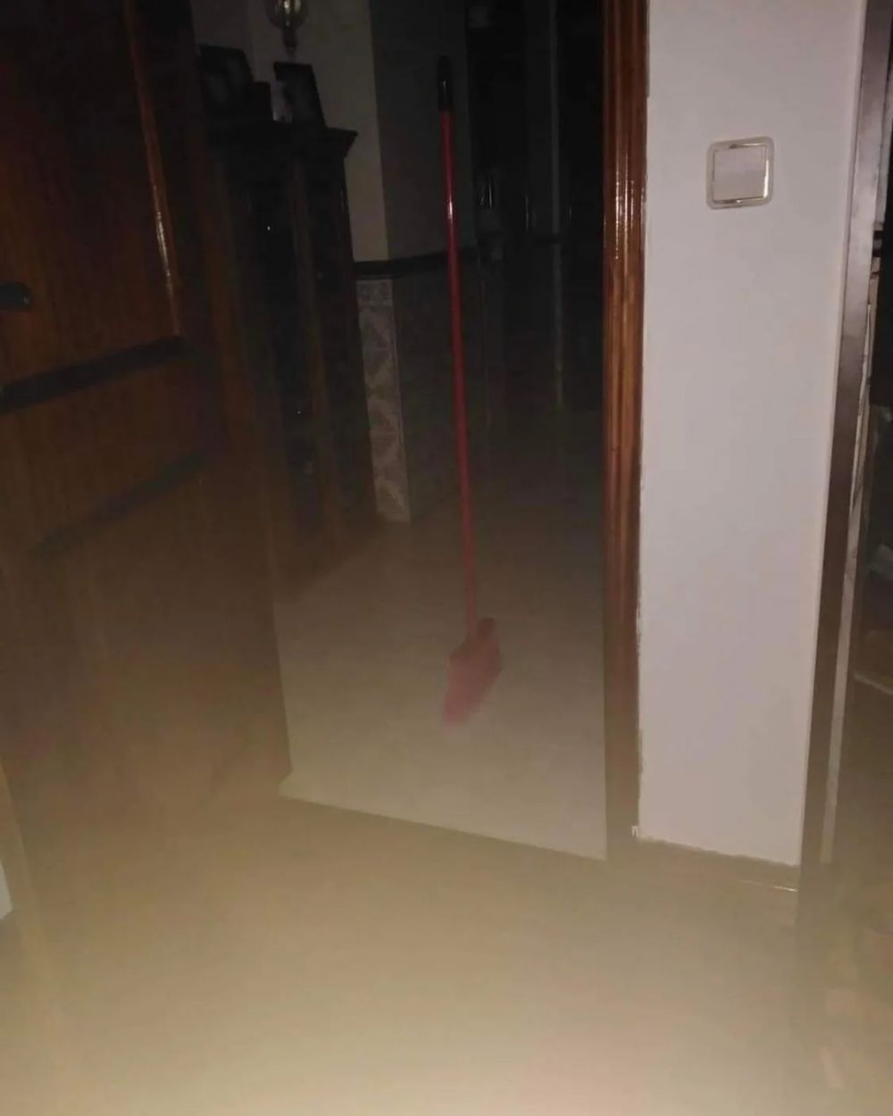 bayangan bikin foto jadi nyeleneh © berbagai sumber