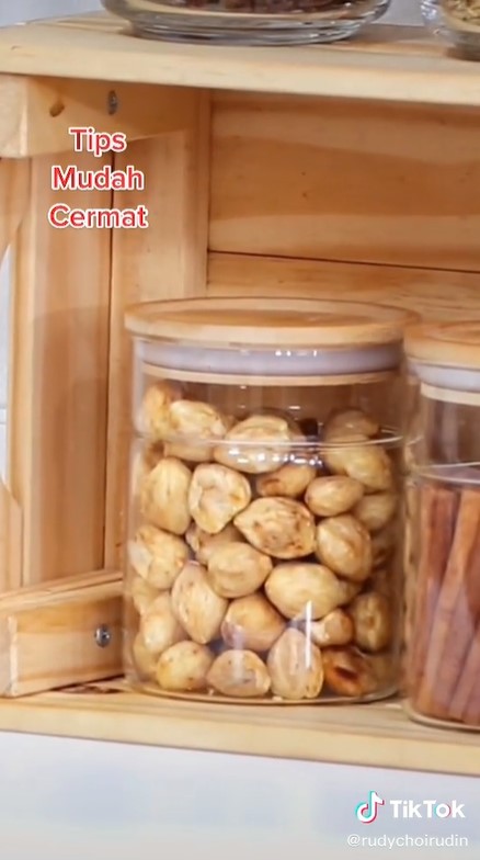 Trik menyimpan kemiri dengan tepat agar tidak bau tengik dan jamuran
