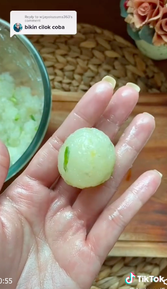 5 Cara bikin cilok tanpa tepung yang kenyal, praktis pakai rice paper