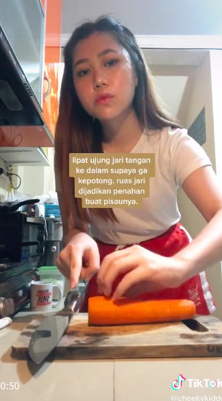 6 Trik memotong bahan makanan bak chef profesional, cocok buat pemula